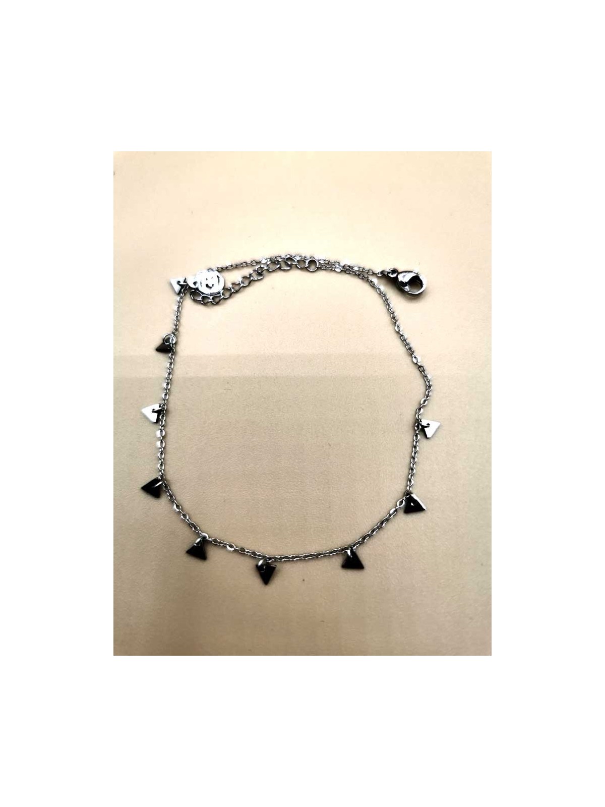 Chaîne de cheville avec pendentifs triangulaire