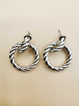 Boucles d'oreilles, entrelacé